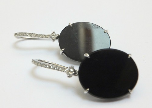 18ct Gold Onyx and Diamond Earrings - Picture 3 of 5