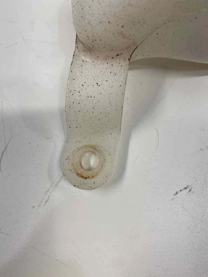 Used Engine Coolant Reservoir fits: 2008 Toyota Fj cruiser  Grade A - Image 2 of 4