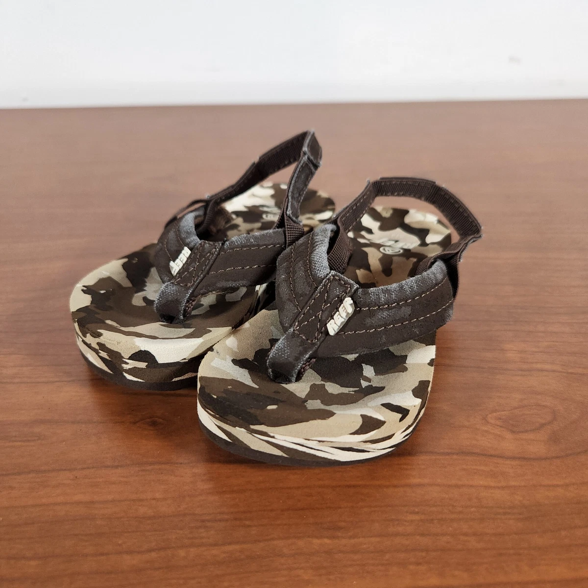 Reef camouflage cheap flip flops