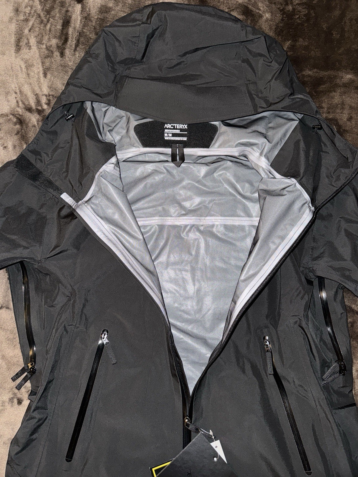 Arcteryx Beta LT Jacket Mens Black Size M Gore Tex Raincoat Windbreaker Jacket image 7