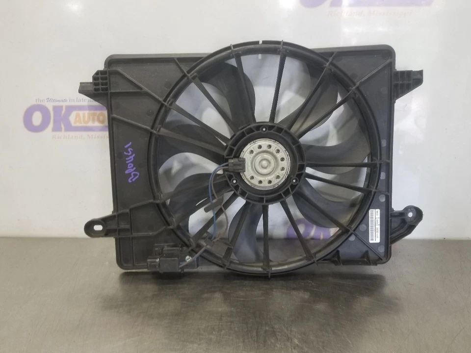 Dodge Challenger R/T 2017 17 5,7 L ventilador y ventilador montaje del motor Foto 2 de 4