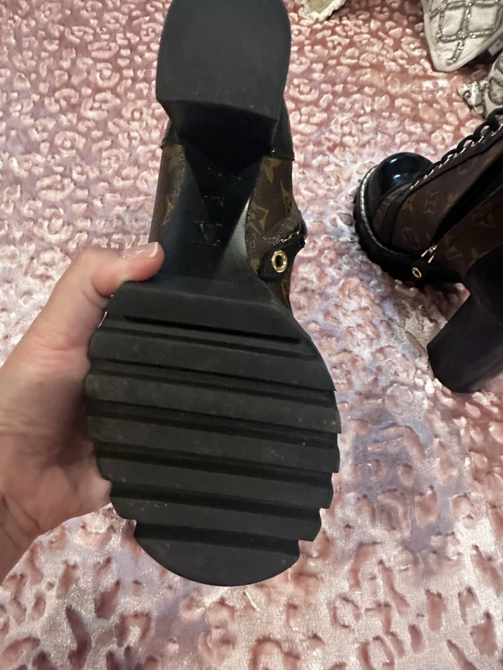 Botas al tobillo Louis Vuitton Star Trail con monograma para mujer talla 37 1/2 Foto 4 de 4