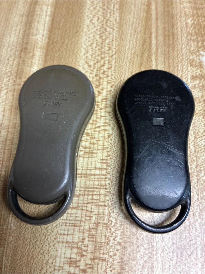 PAIR OEM 1999-2004 JEEP GRAND CHEROKEE KEYLESS REMOTE FOB GQ43VT9T - Image 2 of 2