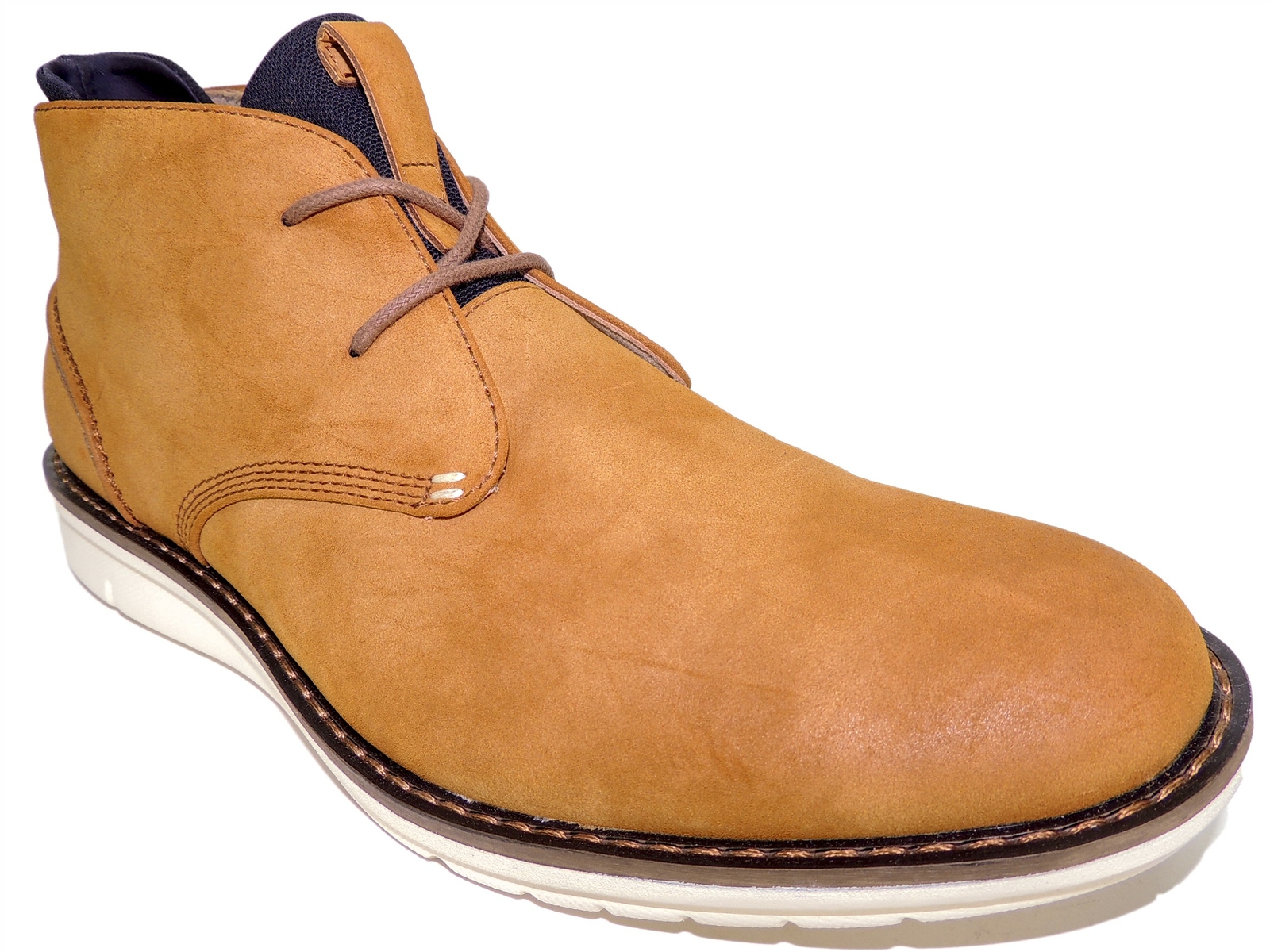 Casino Chukka Boots Tan 