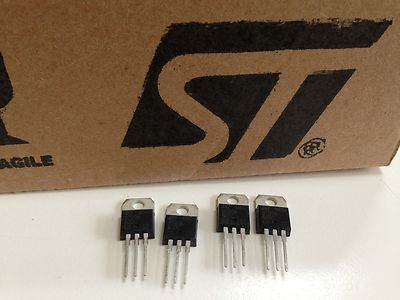 2 Pieces BTB06-600C 6A TRIACS  BY ST 
