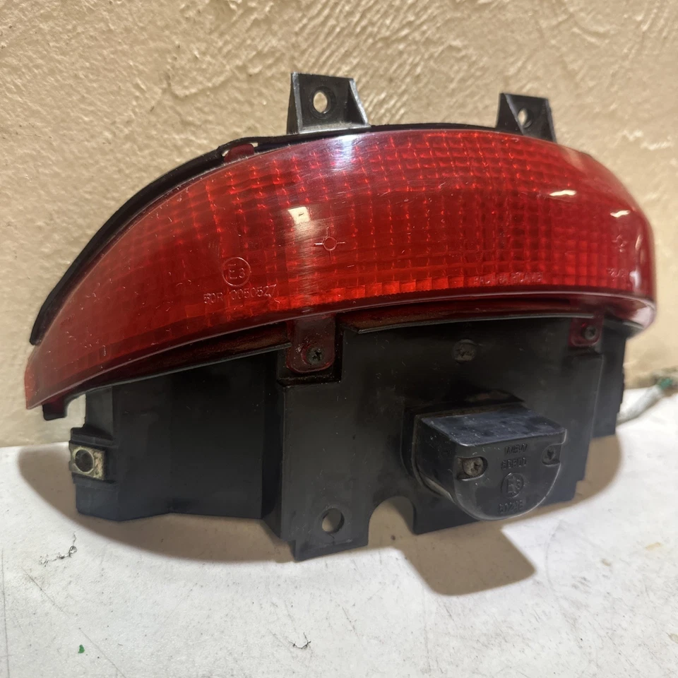 Luz de freno trasera Kymco Kb 50 1995 1998 1999 2001 Foto 2 de 4