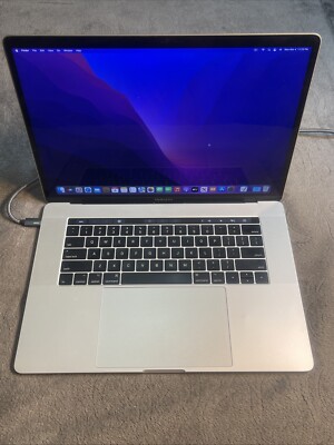 APPLE Macbook Pro A1707 2017 15'' Laptop Core i7 7700HQ 16GB 250GB NVMe MPTR2LL/A