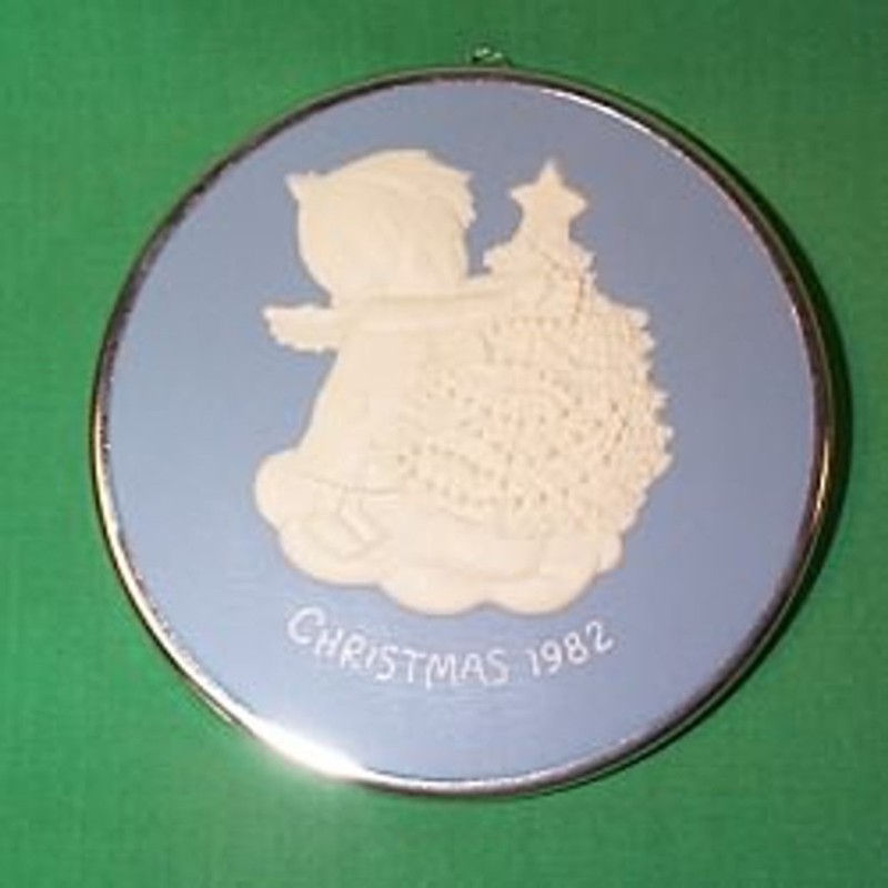 'Christmas 1982' 'Cameo' Series NEW Hallmark Ornament