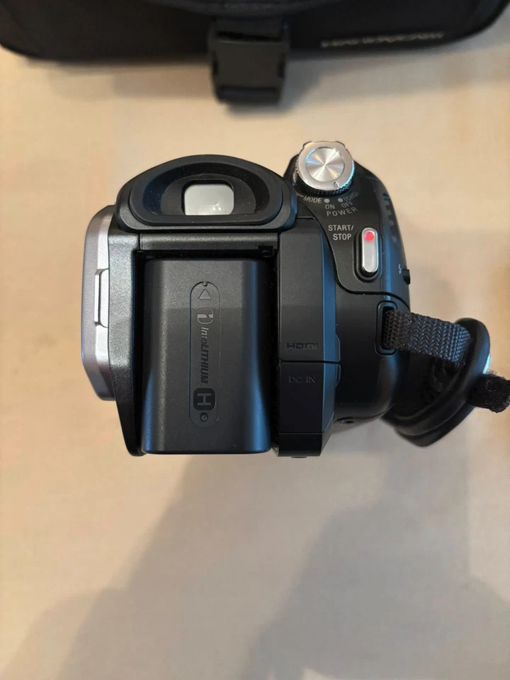 SONY HDR-HC7E CAMCORDER MiniDV HDV HD. PAL + INSTRUCTIONS+CD+REMOTE+CASE - Image 3 of 4