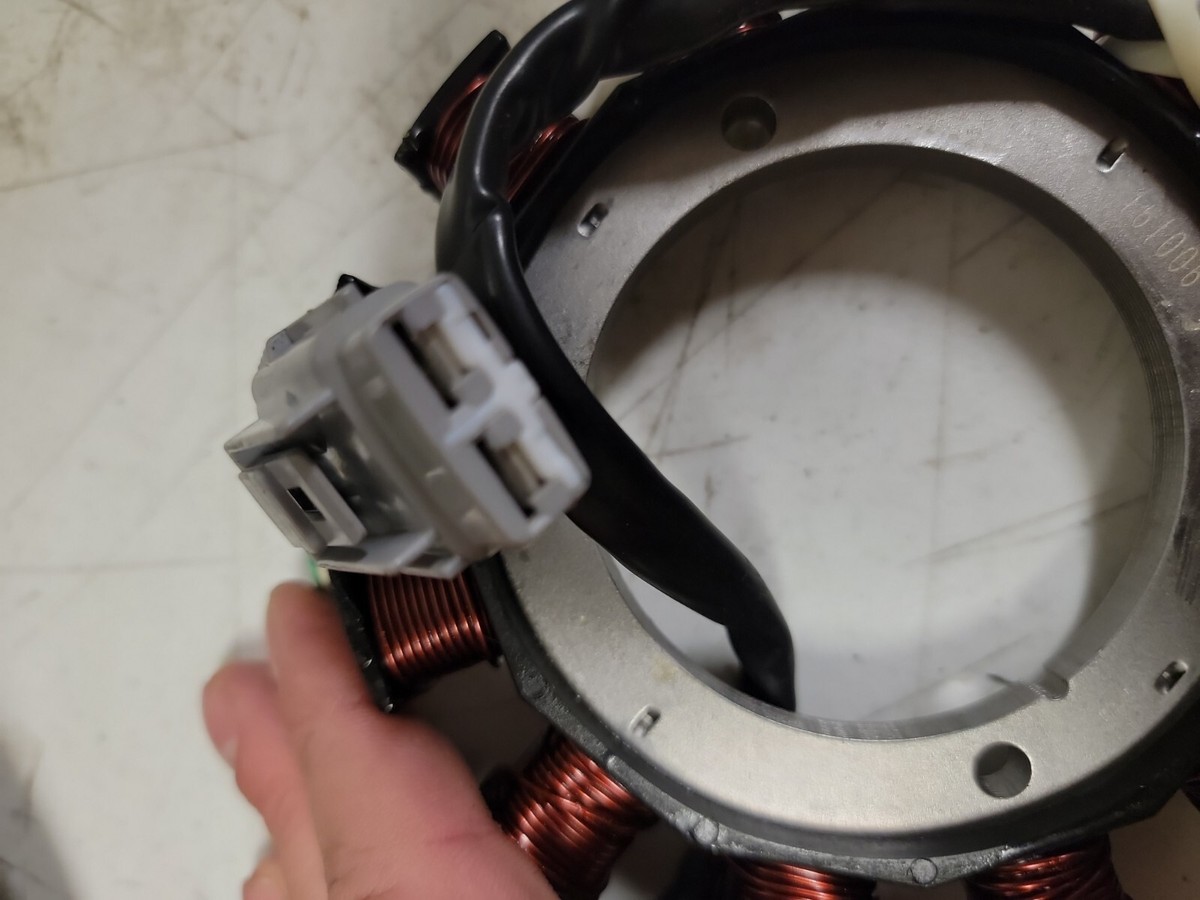 Subaru Engine EX40 Alternator SB-22B-75201-H1 new-take off