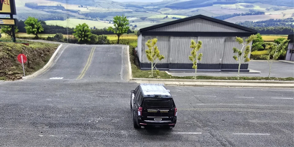 Greenlight 1/64 scale Hot Pursuit 2021 Chevrolet Tahoe Police California Highway - Image 4 of 4