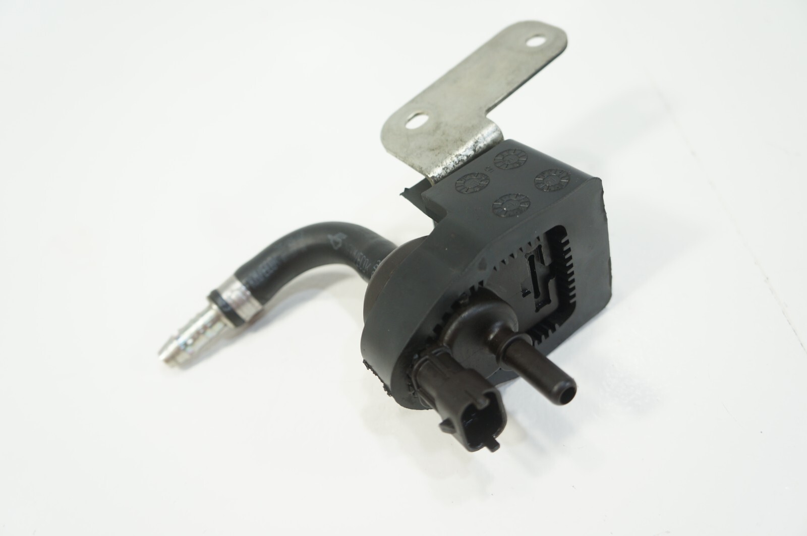 14-17 Maserati Ghibli Sq4 Washer Valve Solenoid Actuator Flex Pad 670007319 OEM