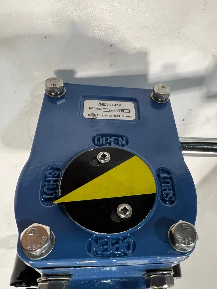 4” Lug Style Butterfly Valve Ductile Iron, EPDM Seal, CF8 Disc, Gear Actuator - Image 4 of 4