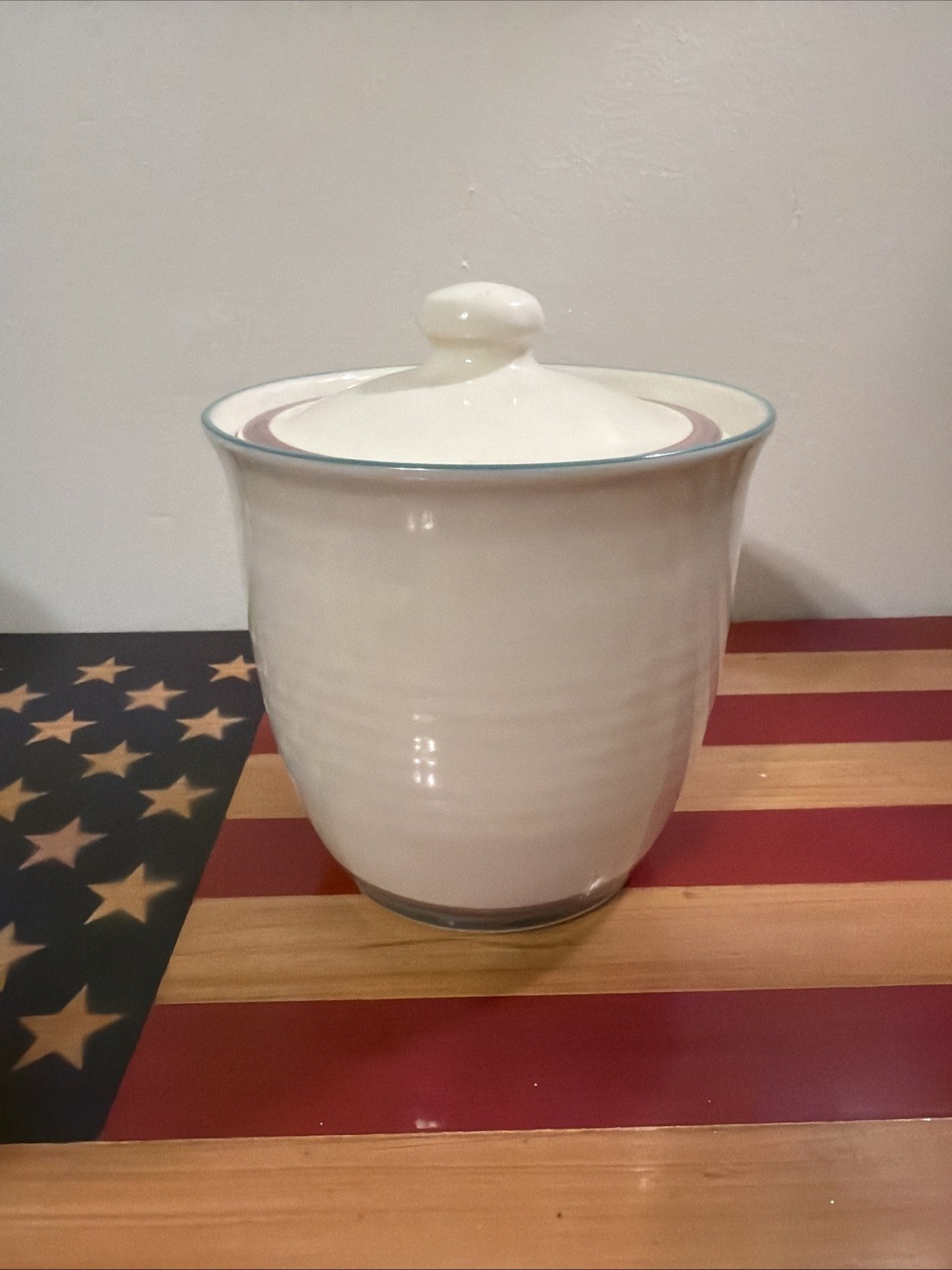 Vintage Pfaltzgraff Juniper Canister  #503 w/ Lid Made in the USA