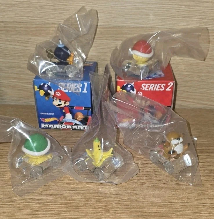Hot Wheels Mario Kart Blind Box Lot Of 5 Bomb, Turtle Shell, Monty Mole, Banana - Image 2 of 4