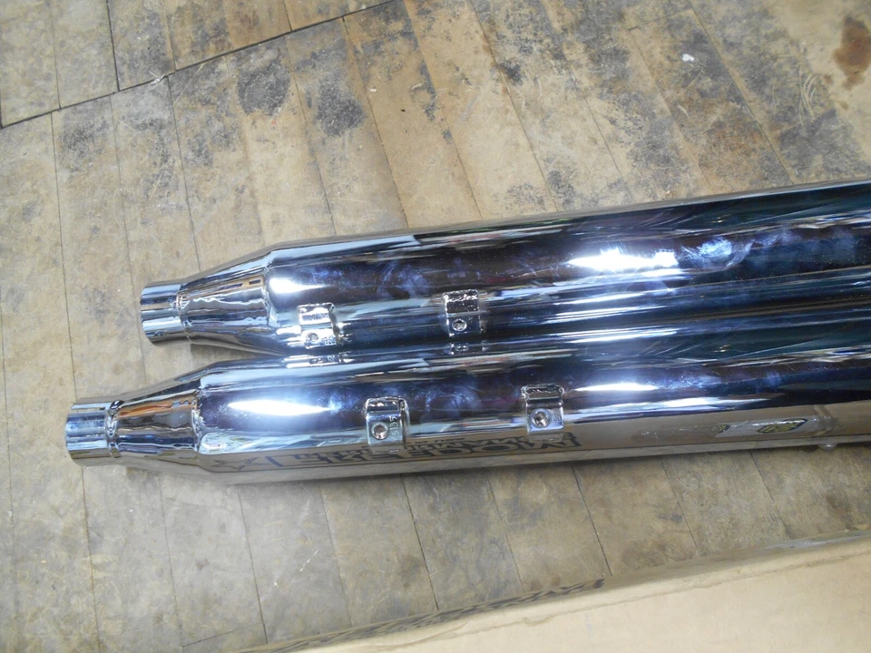 FREEDOM 3 1/4" RACING SLIP ON MUFFLER CHROME 07-11 HARLEY SOFTAIL FLSTB - Image 3 of 3