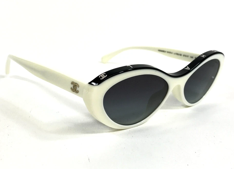香奈儿太阳镜 5416-A c.1763/S6 白色和黑色亚洲合身镜框带灰色镜片 — 第 3/4 张图片