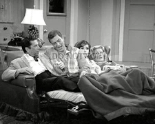 "THE DICK VAN DYKE SHOW" CAST FROM THE TV PROGRAM  8X10 PUBLICITY PHOTO (EE-019)