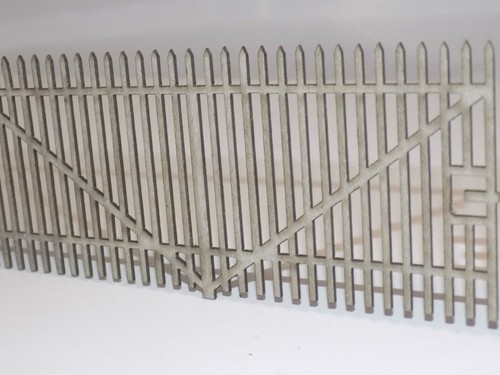8ft steel security fencing (112cms)+ 6 various gates -  1:43 scale fence O gauge - Picture 3 of 5
