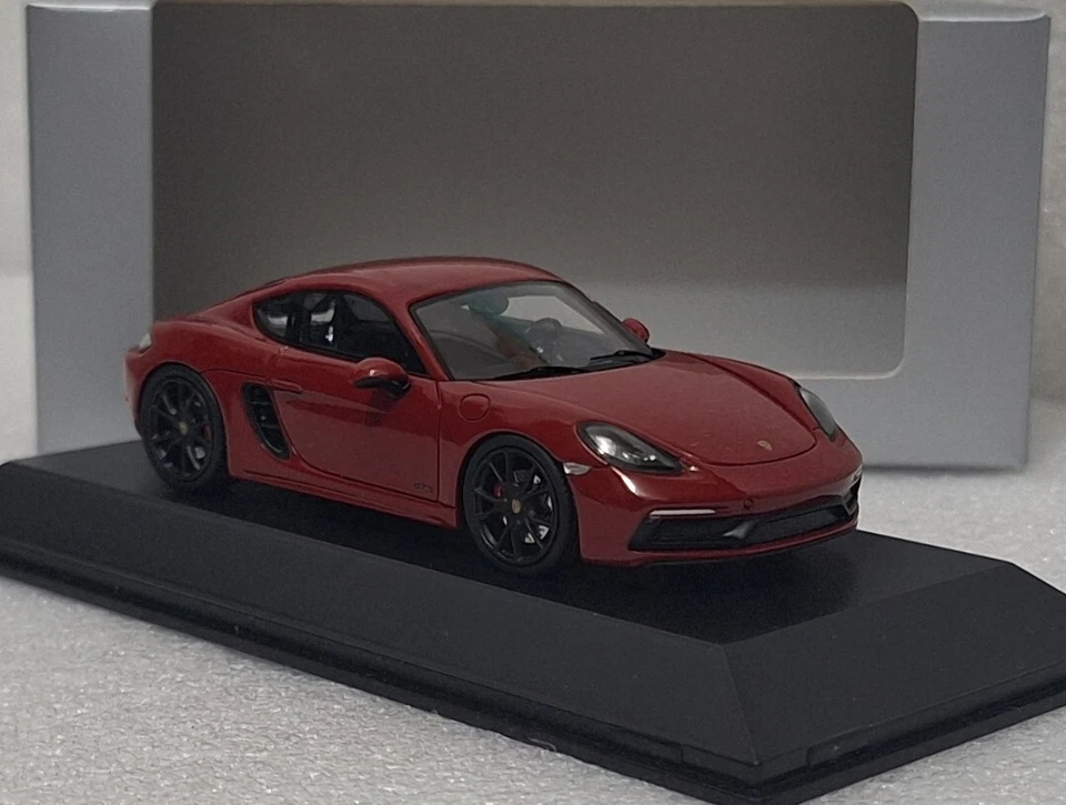 Porsche 718 (982) Cayman GTS Carmine Red 1:43 Minichamps WAP 020 420 0J (7) - Image 3 of 4