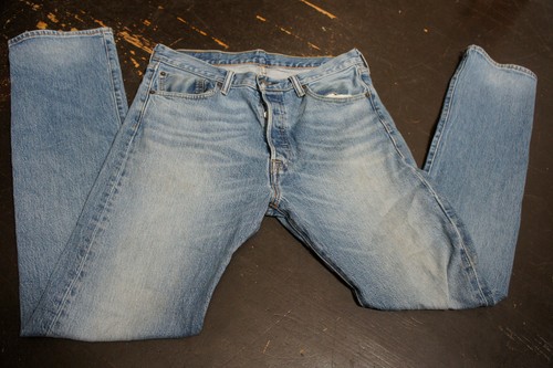 Vintage Levi's 501 Button Fly 32x34 Blue Denim Vtg Jeans NICELY BROKEN IN