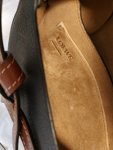 LOEWE Crossbody-Tasche Petit Gate aus Kalbsleder - Bild 4 von 18