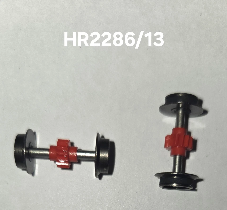 Rivarossi HR2286/13 Radsatz mit Zahnrad und Haftreifen, 2 Stück H0 neu OVP