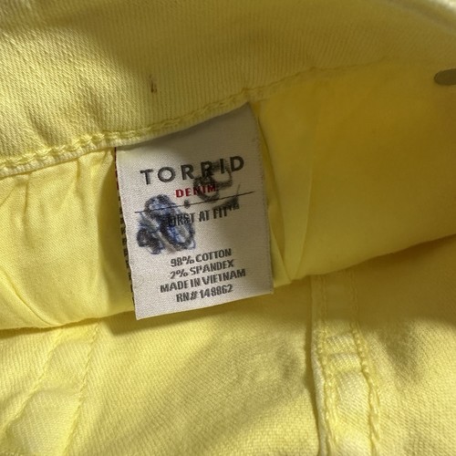 Torrid Neon Yellow Denim Jean Fringe Hem Shorts Plus Size 24 Stretch *READ - Picture 4 of 5