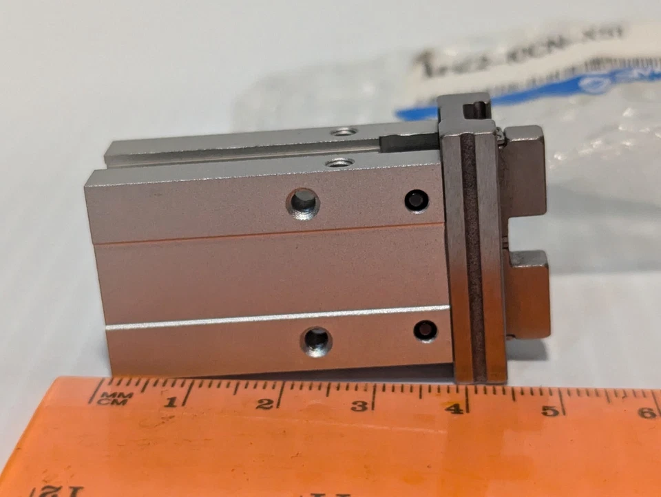 Pinza de aire compacta paralela SMC MHZ2-10CN-X51, Japón Foto 2 de 3