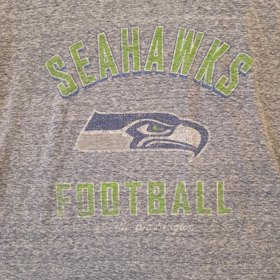 Camiseta Seattle Seahawks NFL Team Apparel feminina manga curta azul gola V G - Imagem 3 de 4