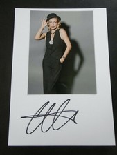 Ute Lemper signed 6x8 inch white card with picture autograph