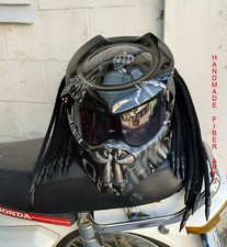 MASSGESCHNEIDERTER PREDATOR-MOTORRADHELM