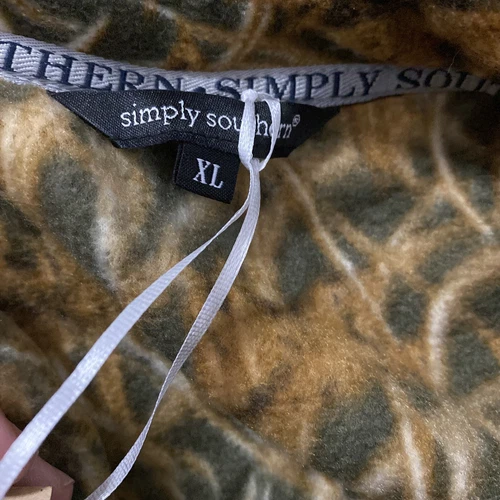 Simply Southern Vest Camo Print Fleece X Large New! image 4