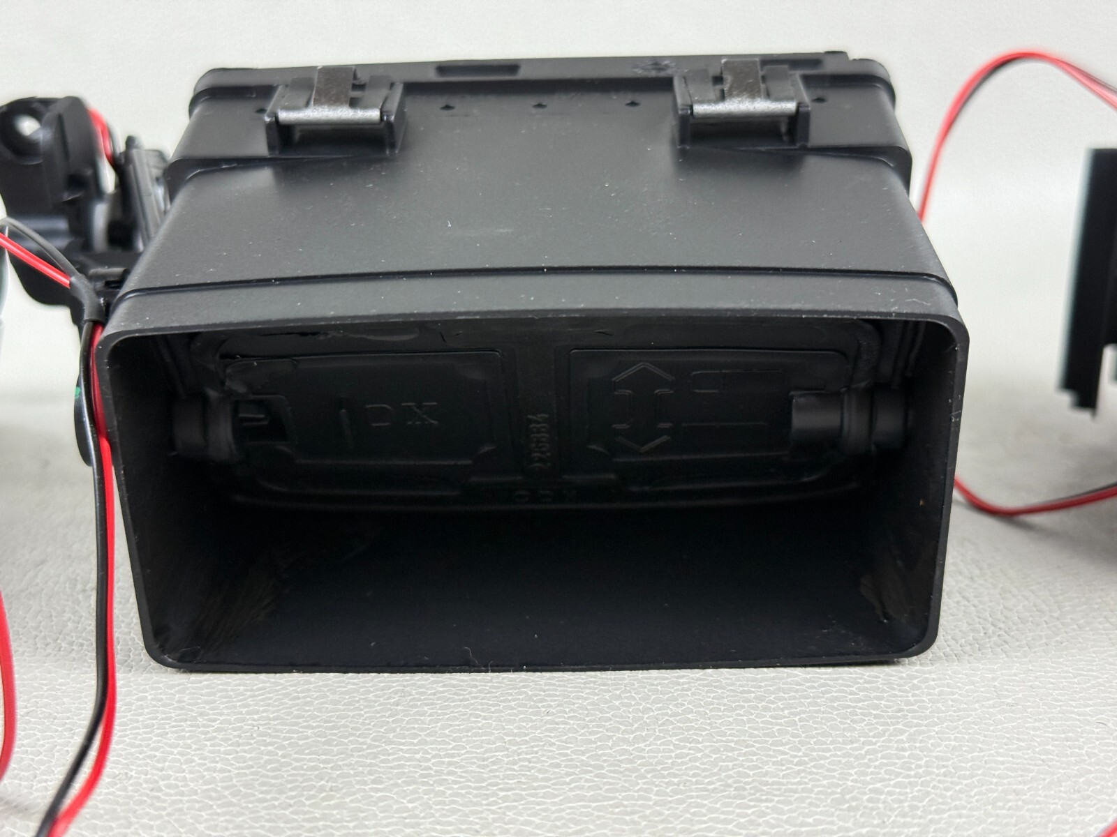 BRAND NEW! MASERATI QUATTROPORTE AIR VENT KIT OEM 673001090