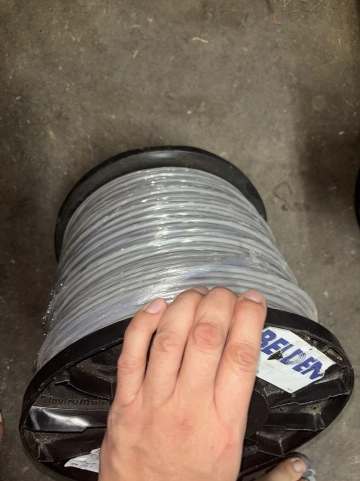 Beldon 5303FE 008 (Gry) 1000 футов катушка коммуникационный провод - Изображение 4 из 4