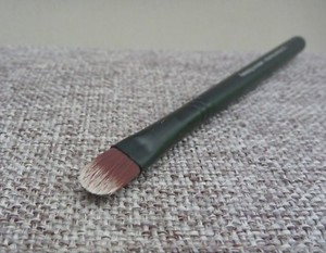 sephora concealer brush