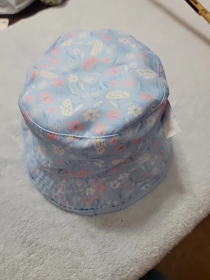 Frozen Elsa & Anna Reversible Bucket Hat Blue/ Pink/ White OSFM Berkshire - Image 4 of 4