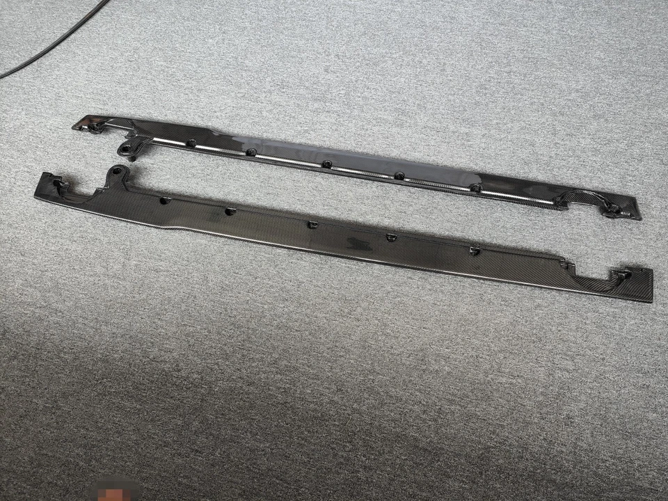 Faldas laterales de fibra de carbono real falda lateral cubierta labial para Bentley Continental GT Foto 2 de 4