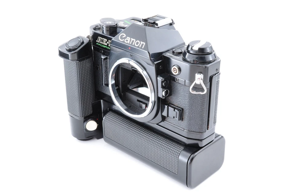 Canon AE-1 Program 35mm SLR Film Camera w/ New FD 135mm f/3.5 lens + MD #914001 - Image 2 of 4