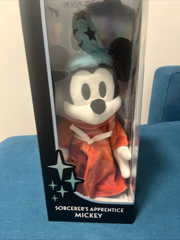 Ограниченный выпуск Mickey Sorcerer плюшевый от D23 2024. - Изображение 4 из 4