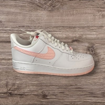 DS Woman Nike Air Force 1 Valentine s Day (2022) Size 9w