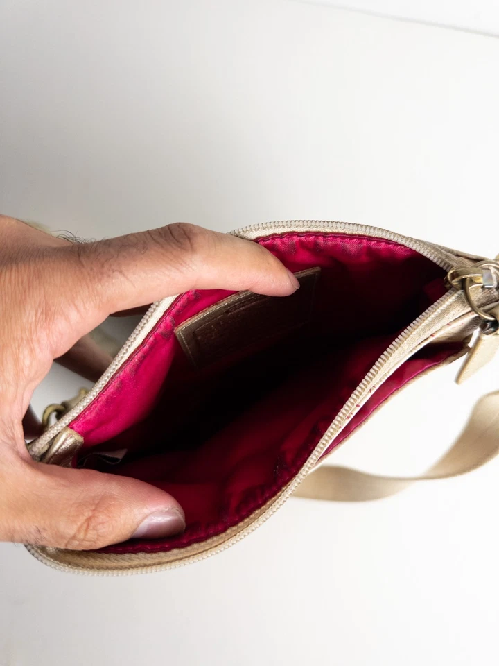 Coach Waverly Flower Floral PvVC Crossbody SwingPack Ivory - Image 4 of 4