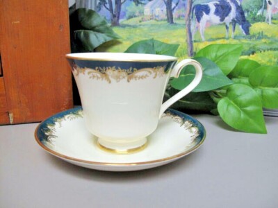 Minton English GROSVENOR Footed Tea Cup and Saucer ~ circa 1983