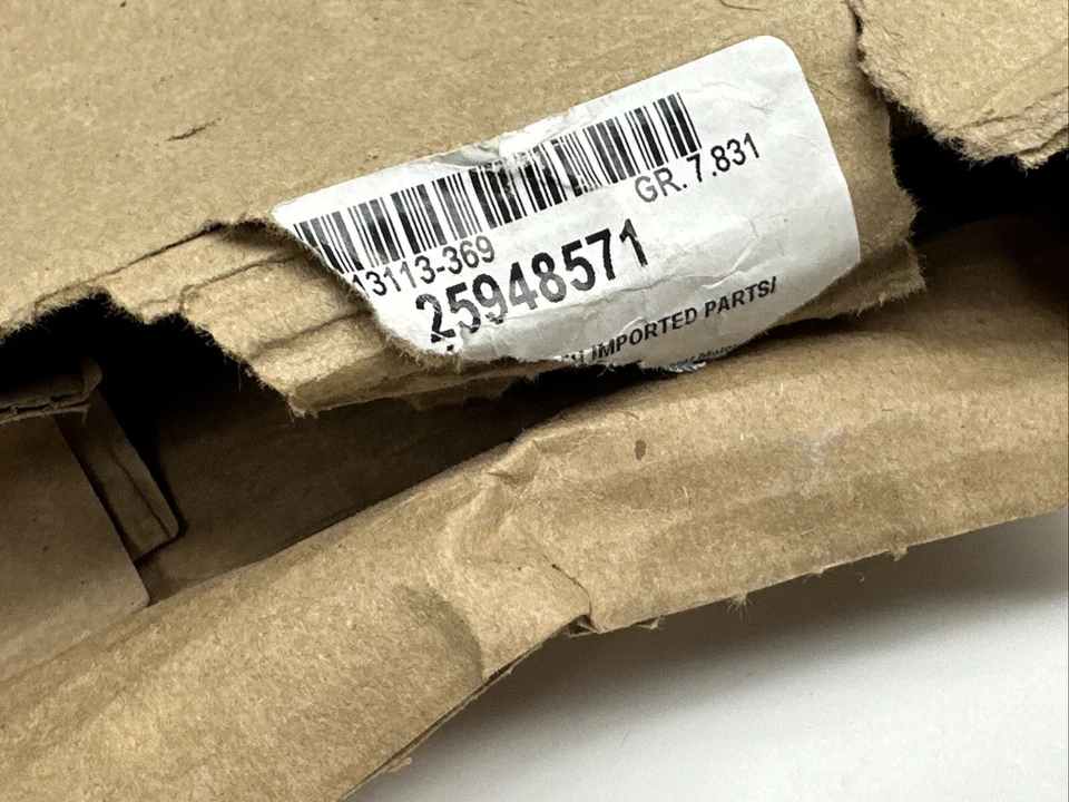 Nuevo panel de cubierta de parachoques trasero Pontiac Torrent 2006-2009 OEM 25948571 Foto 3 de 4