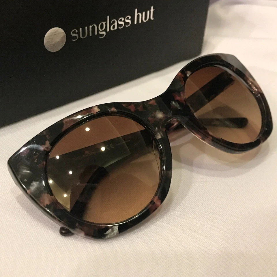 Очки солнцезащитные Tory Burch TY7097 1613/13 кошачий глаз розовые/белые/черные черепаховые золотистые 52 мм - Изображение 3 из 4