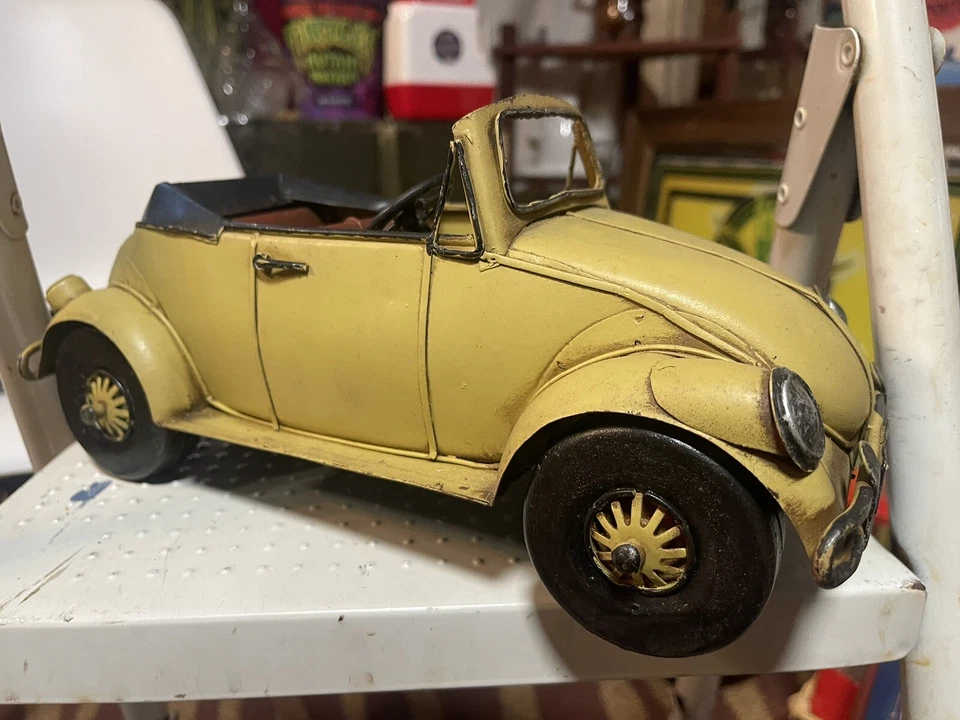 Modelo de coche de hojalata JAYLAND decorativo vintage. Estatuilla de metal hecha a mano RARA Foto 3 de 4