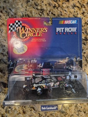 Vtg Winners Circle NASCAR Dale Earnhardt 3 Goodwrench Plus Pit Row Series 1998