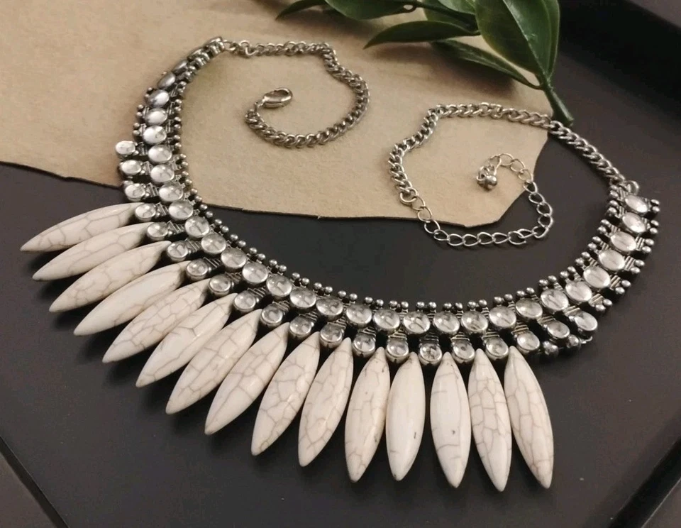 BOHO CHIC! Real Crema HOWLITE Piedra Fragmento Forma Cuentas 15"+ ¡Collar llamativo! Foto 2 de 4