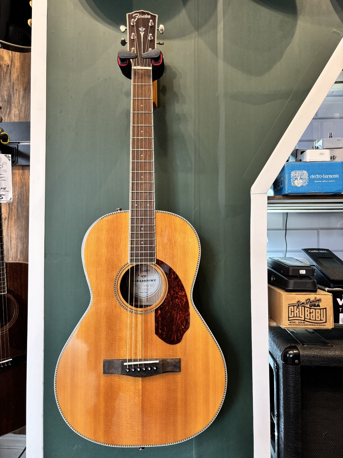Fender Paramount PM-2E Electro Acoustic Guitar inc hard case