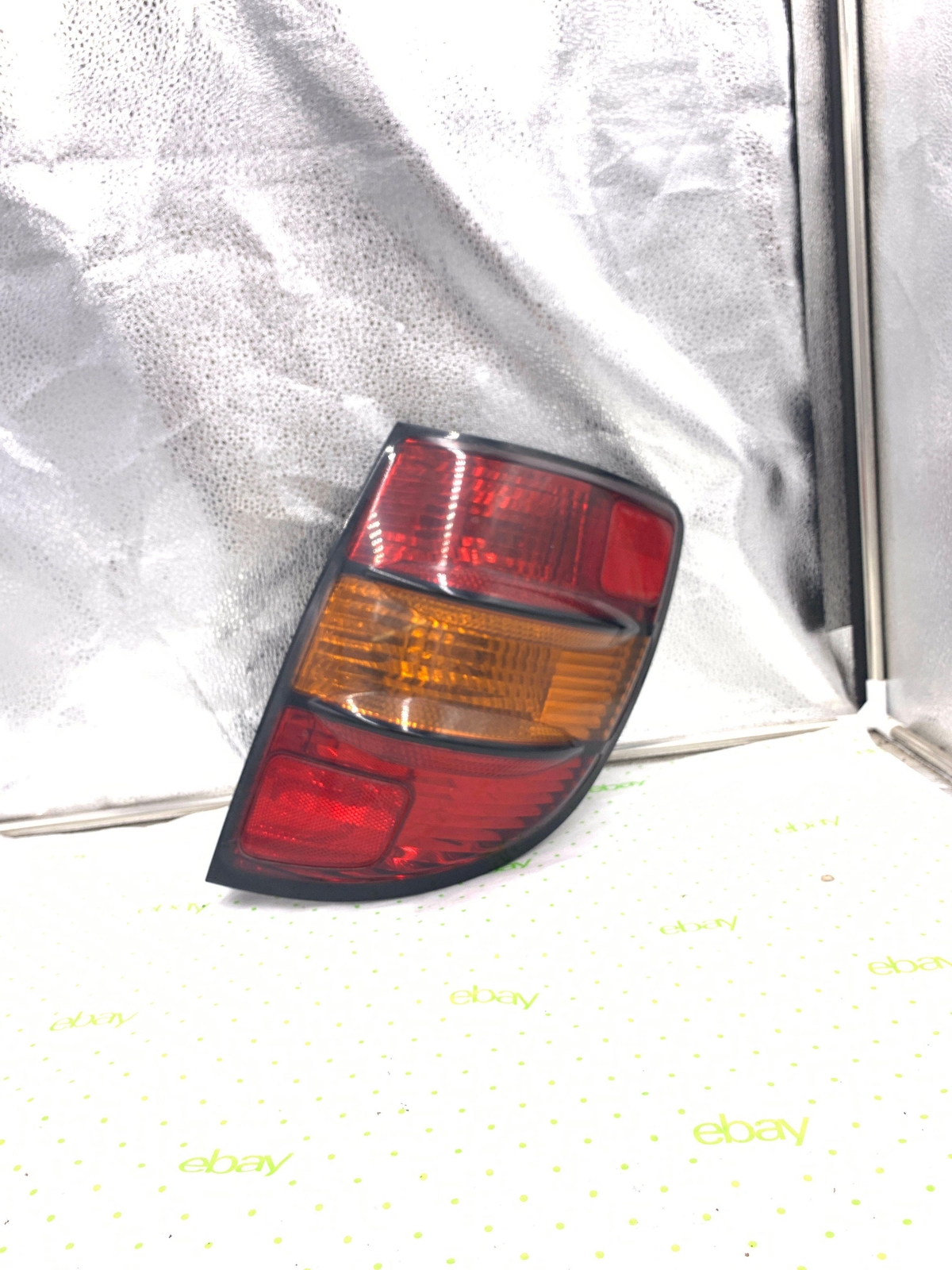 04 PONTIAC VIBE Tail Light Assembly Right passenger side eBay